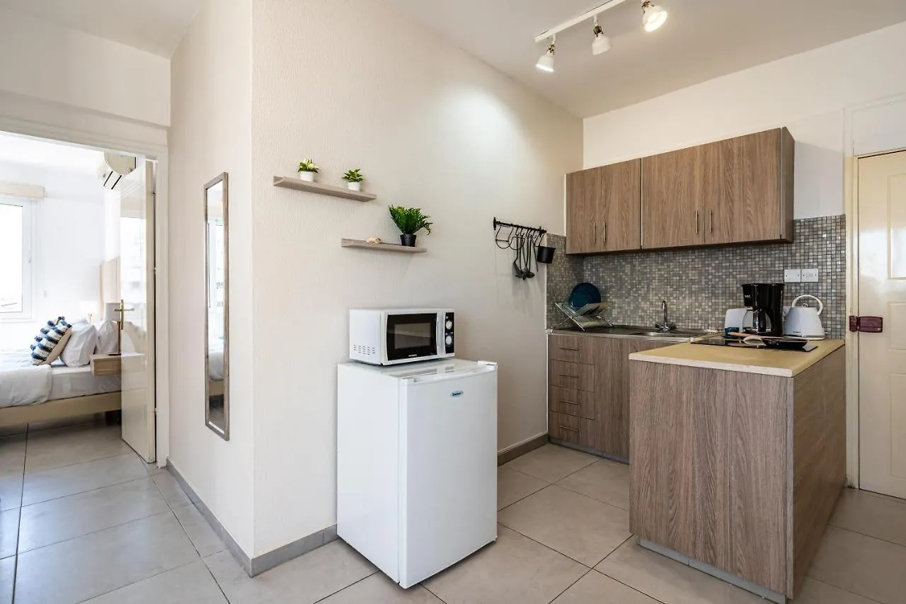 Appartement Whispering Palms 1-Br Apt By Finikoudes Beach Larnaca Cyprus