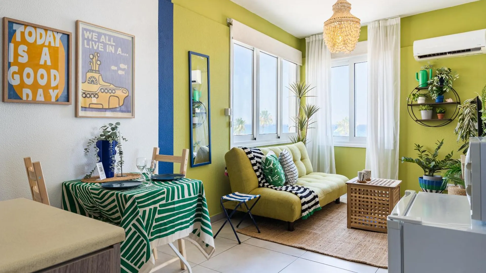 Whispering Palms 1-Br Apt By Finikoudes Beach Larnaca