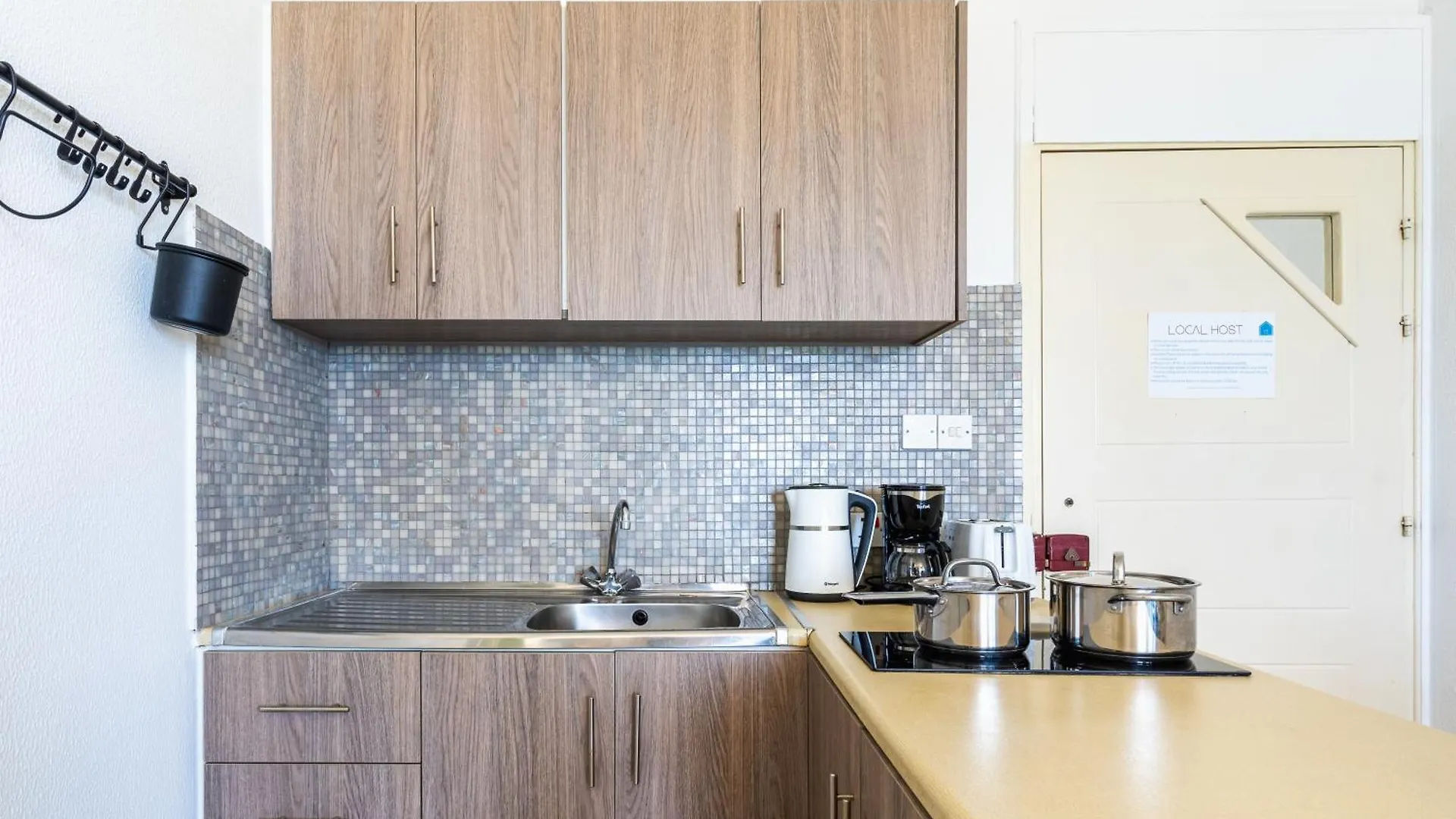 Appartement Whispering Palms 1-Br Apt By Finikoudes Beach Larnaca